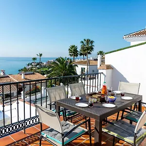 https://nerja-paradise-rentals-villa-azalea.hotelsinnerja.org